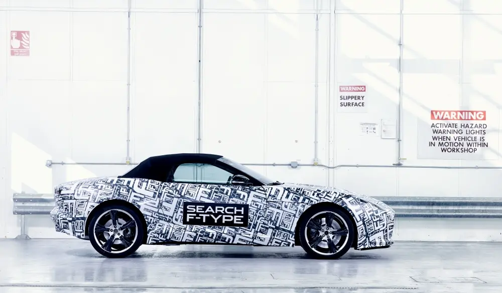 Jaguar F-TYPE al Motor Show di Parigi