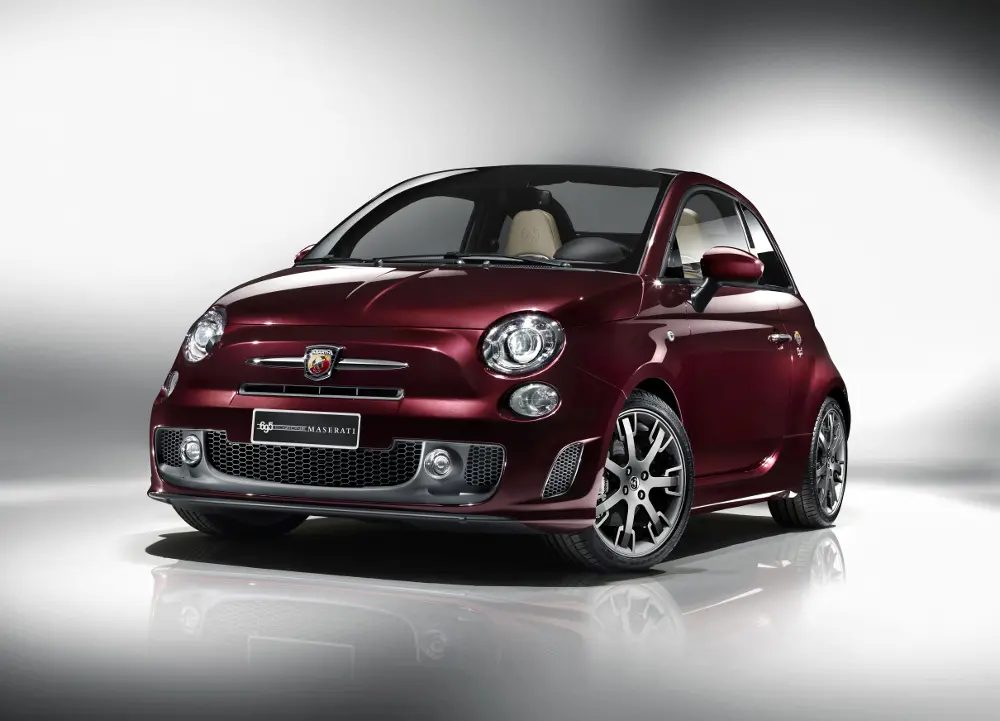 Abarth 695 Edizione Maserati, debutto internazionale al Salone di Parigi 2012