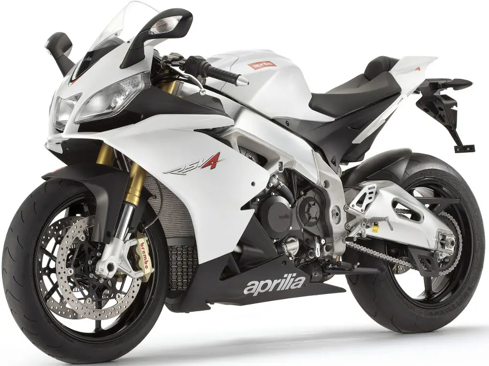 Aprilia RSV4 e Vespa 946 svelate a Mosca