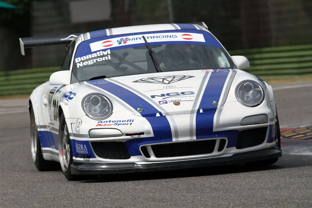 Campionato Italiano GT e Porsche Carrera Cup, sfortuna per Comandini e De Amicis, Donativi verso il titolo