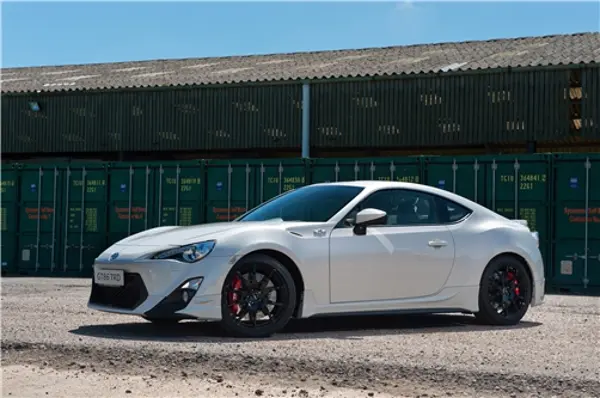 Toyota con Auris Hybrid, Auris Hybrid Touring Sports, Verso e Yaris Trend al Salone di Parigi 2012