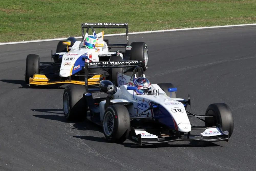 Formula 3, Giovesi e Latifi vincono a Vallelunga