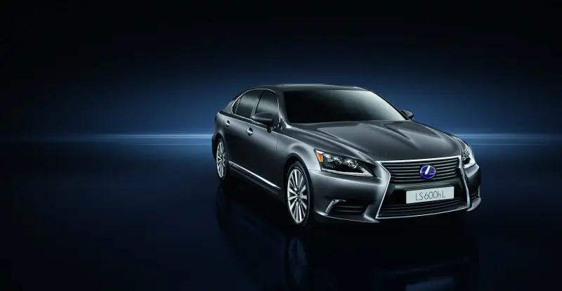 Lexus al Motor Show di Parigi 2012