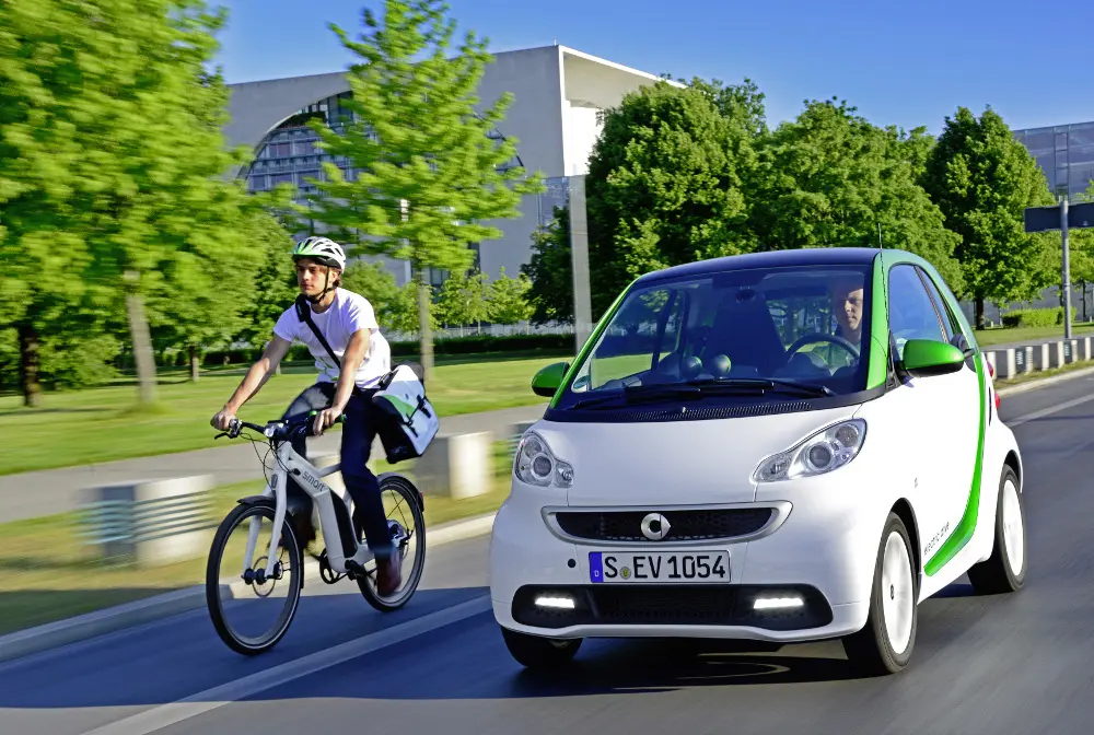 Smart fortwo electric drive e smart ebike per un’Italia più verde
