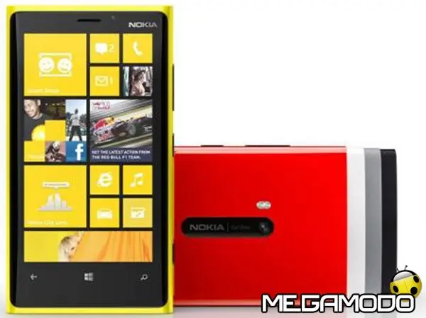 Nokia Lumia 920 e Nokia Lumia 820 con Windows Phone 8 