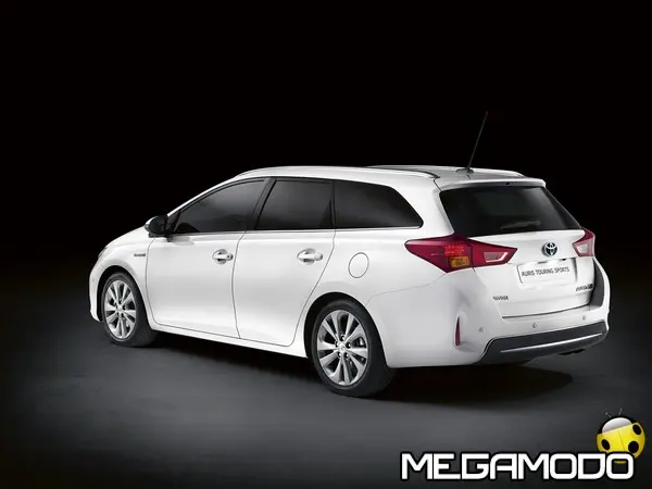 new auris touring sports 03 2012