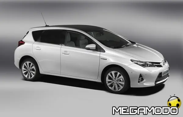 new toyota auris hybrid 03 2012