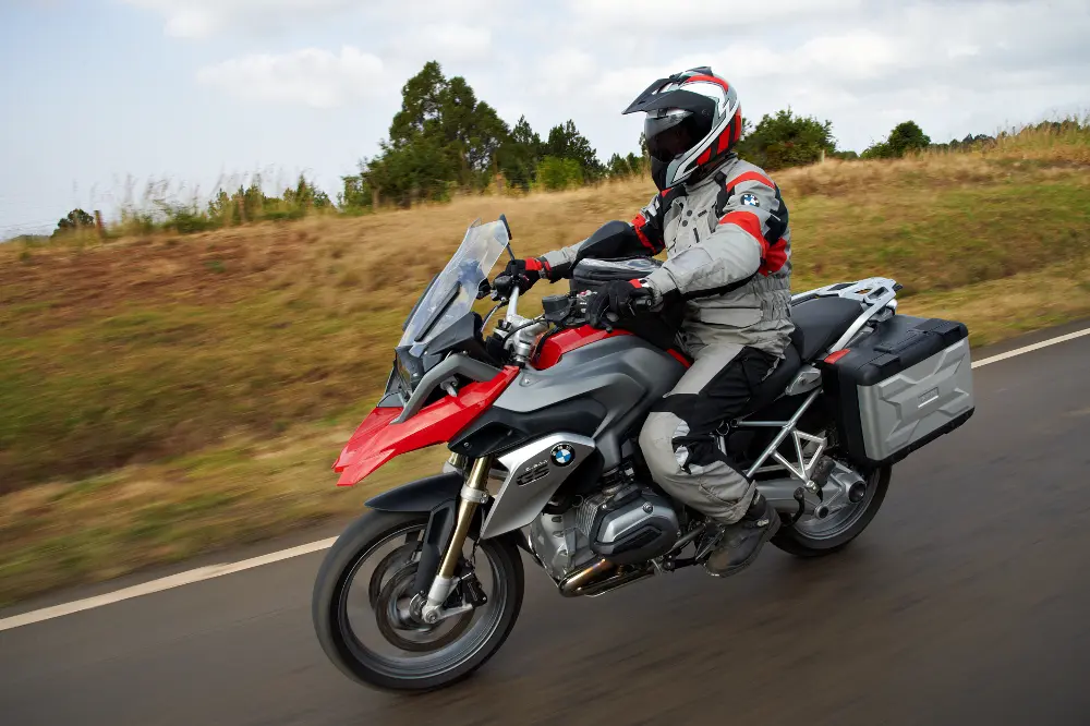 Nuova BMW R 1200 GS, la passione per le avventure