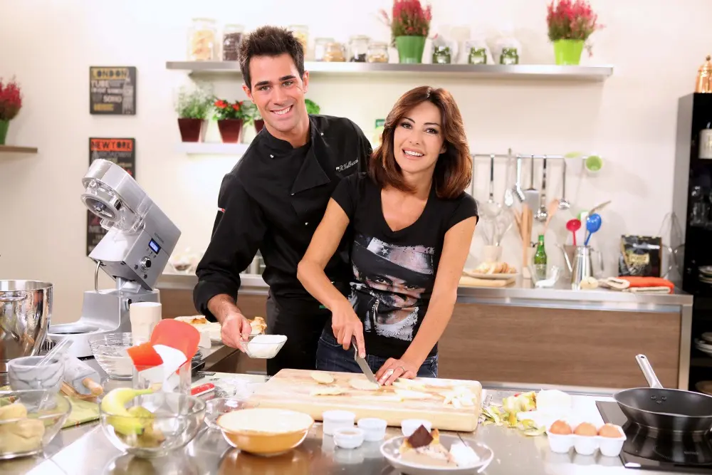 “Hollyfood-l’appetito vien guardando” con Emanuela Folliero e lo chef Roberto Valbuzzi