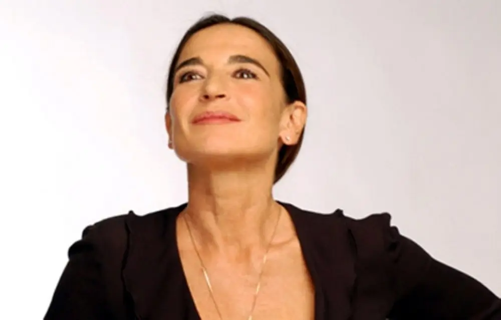 “Linapolina-Le Stanze del cuore”, il nuovo spettacolo di Lina Sastri 