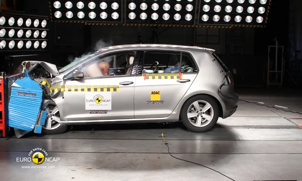 Nuova Golf, 5 stelle Euro NCAP e quattro premi