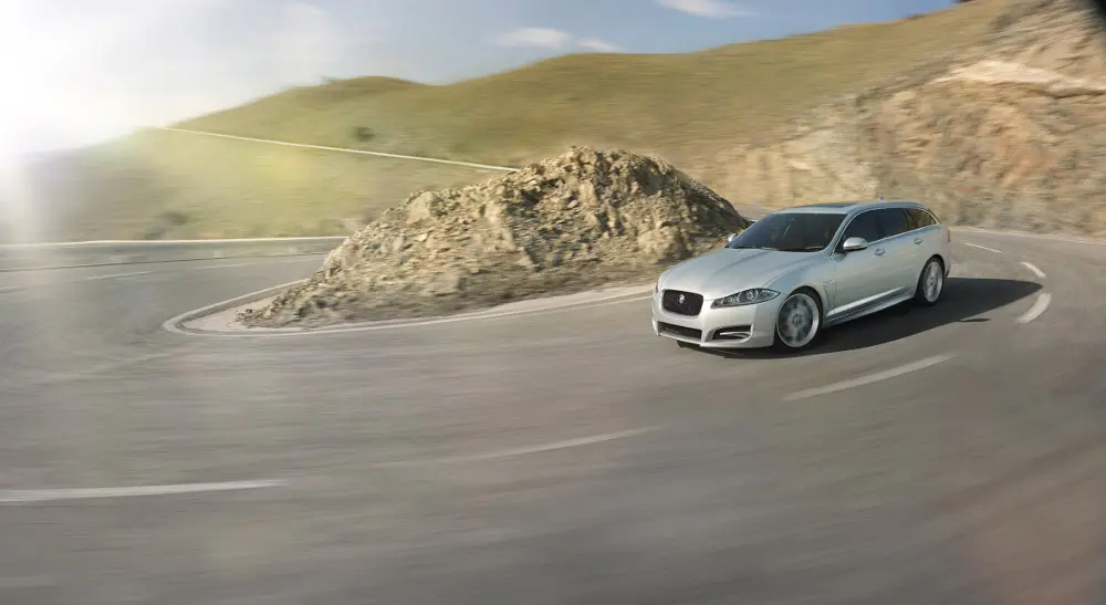 Jaguar: "XF Sportbrake Life Balanced Tour, al via il 24 novembre a Torino