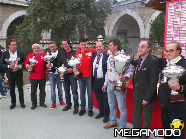 “Tramonto Rosso”, la Scuderia Ferrari Club Costa d'Amalfi coniuga sport e sociale