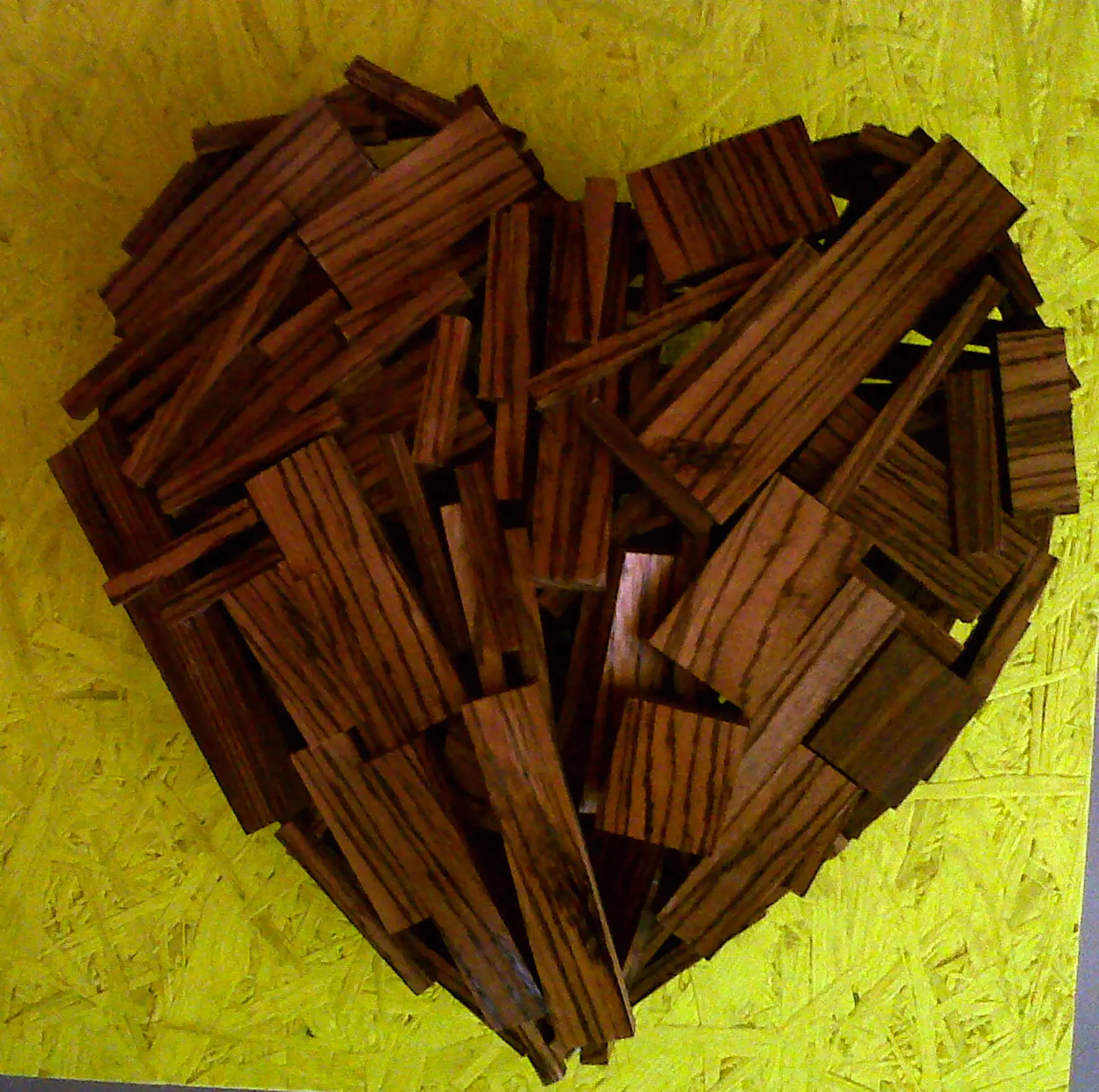 Alessandro Gedda presenta la collezione He_arts con un'asta benefica per il WWF