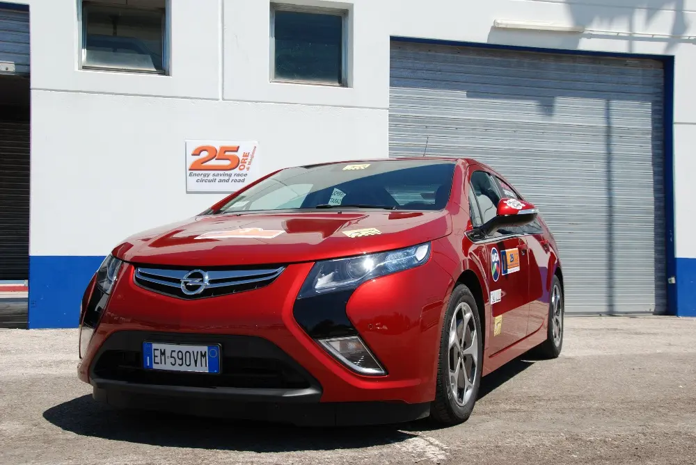 Opel Ampera è l'auto elettrica più venduta