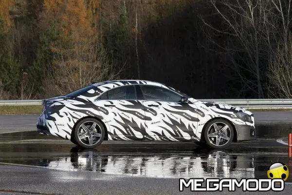 Mercedes-Benz: il nuovo sistema di trazione integrale 4MATIC per le compatte della Stella - foto 2