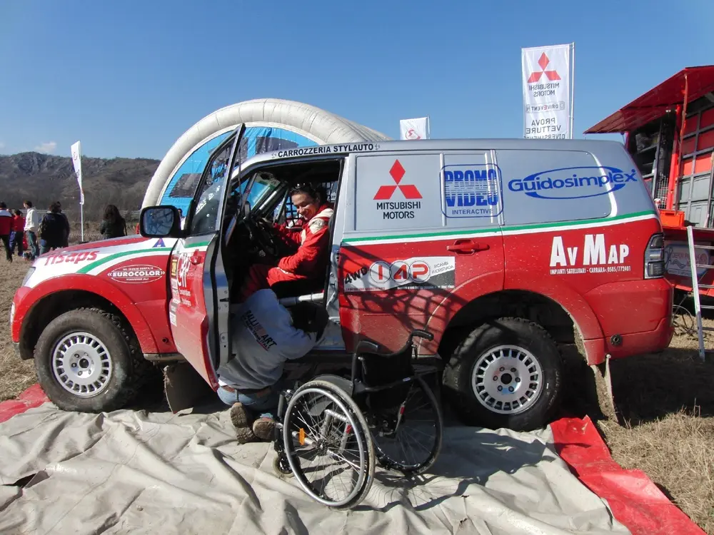 Test Drive per disabili con la Scuola Pilotaggio Mitsubishi alla fiera Gitando