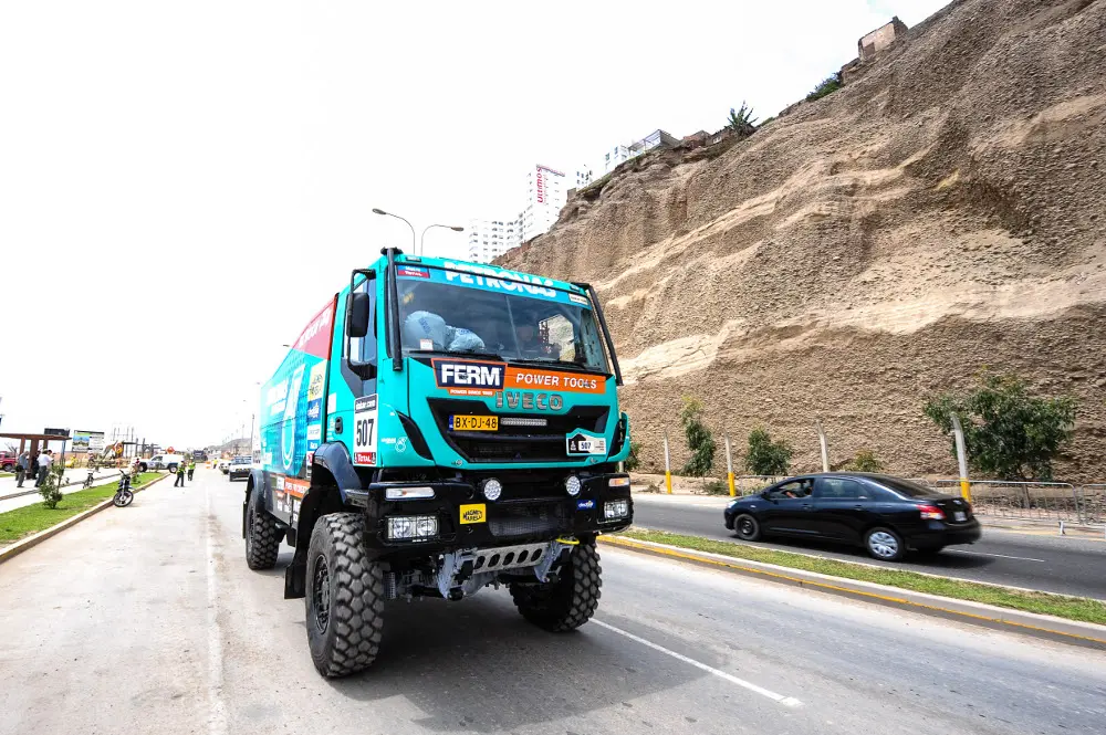 Dakar 2013, Iveco e FPT Industrial per il Team De Rooy