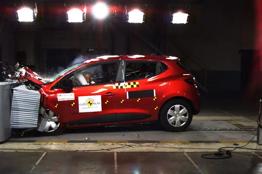 Nuova Renault Clio eletta "Migliore auto dell'anno 2012" da Euro NCAP