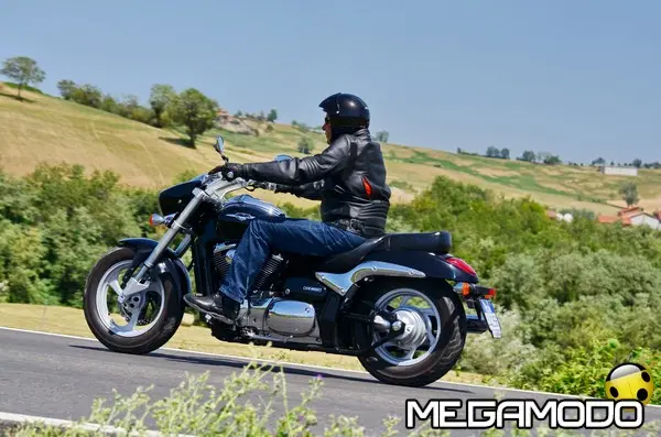 Suzuki Intruder M800, nuovo kit di borse laterali - foto 2