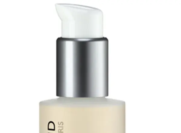 Maria Galland Paris, un gesto anti-età per la detersione del viso