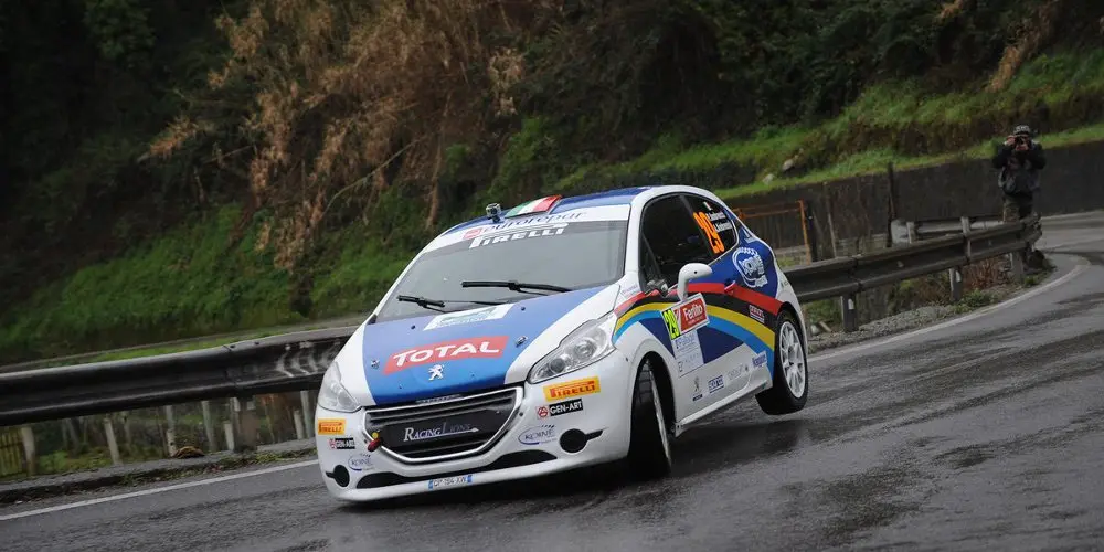 Paolo Andreucci con la 208 R2 all’attacco del Mille Miglia 2013