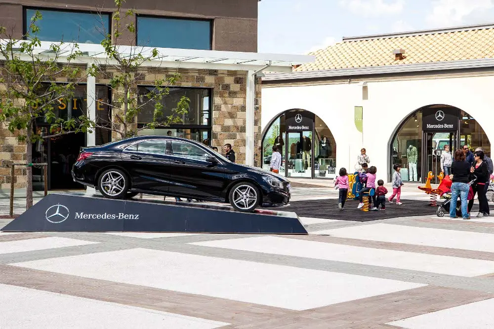 Primo outlet store Mercedes-Benz allo shopping village Soratte 