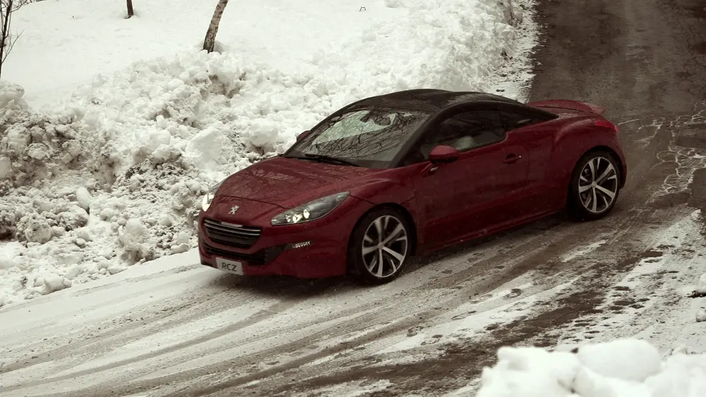 Paolo Andreucci con Peugeot RCZ e Lorenzo Suding in mountain bike: la sfida