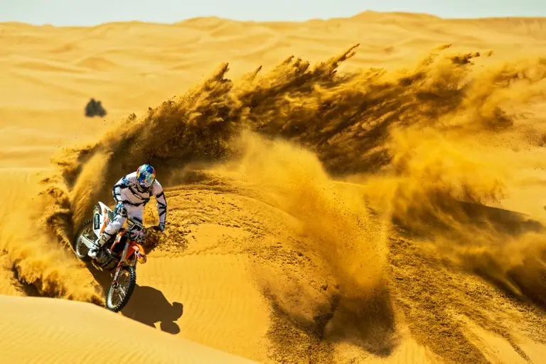 Red Bull X-Fighters: freeride nel deserto in vista di Dubai