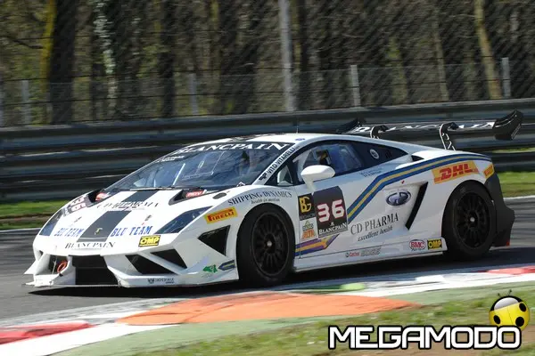 alessandra brena a misano con lamborghini e kia