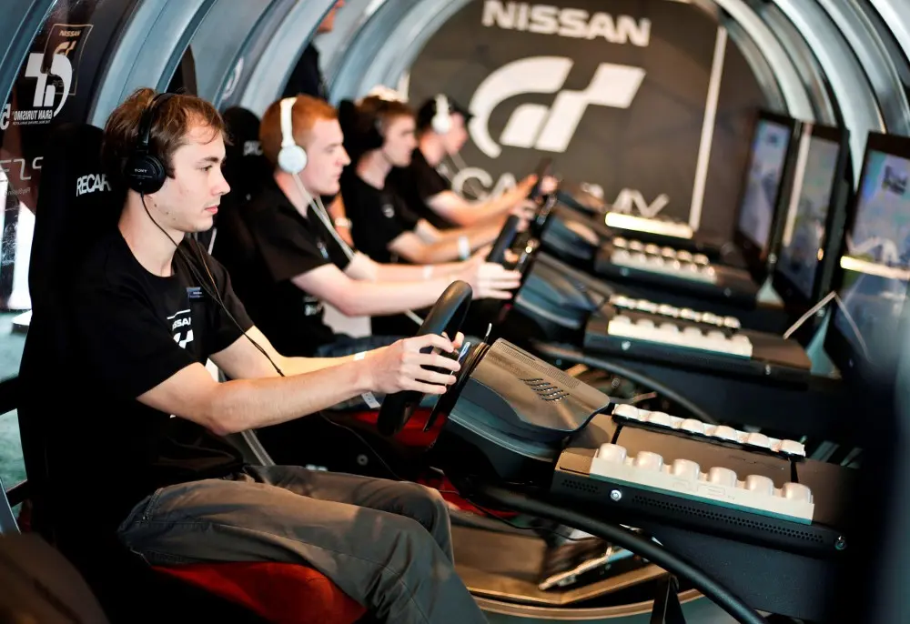 Nissan e PlayStation presentano GT Academy 2013