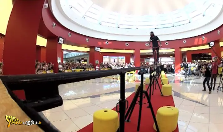 Striscia la Notizia: Vittorio Brumotti ottiene il nono Guinness World Records