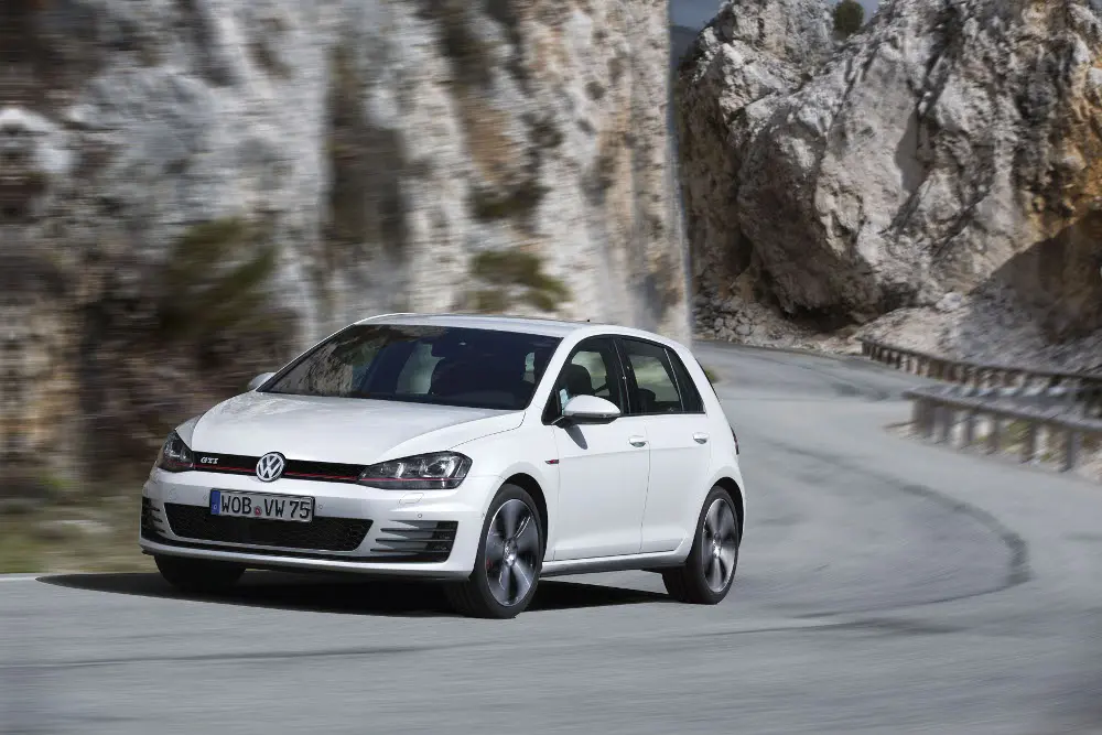 Nuova Volkswagen Golf GTI, più potenza e consumi ridotti