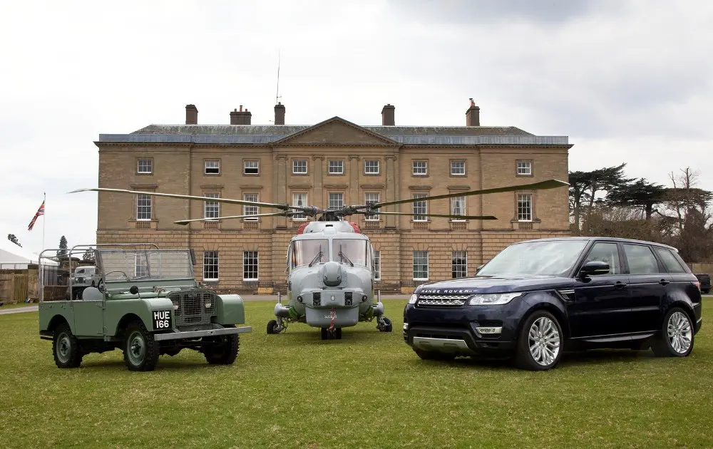 Land Rover celebra il 65° anniversario con l'edizione speciale Defender LXV