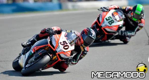 1 apriliaracing guintoli laverty