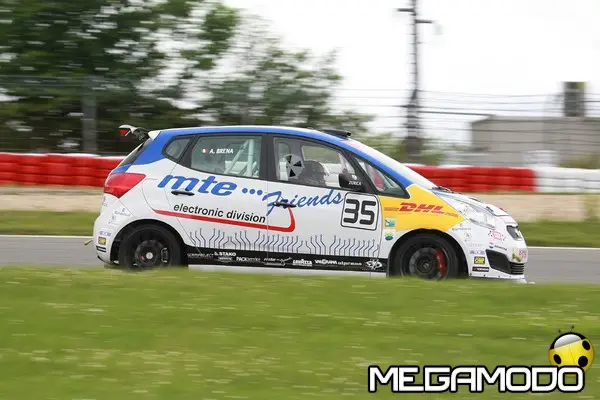 al nurburgring la brena conquista la vetta nella green hybrid cup