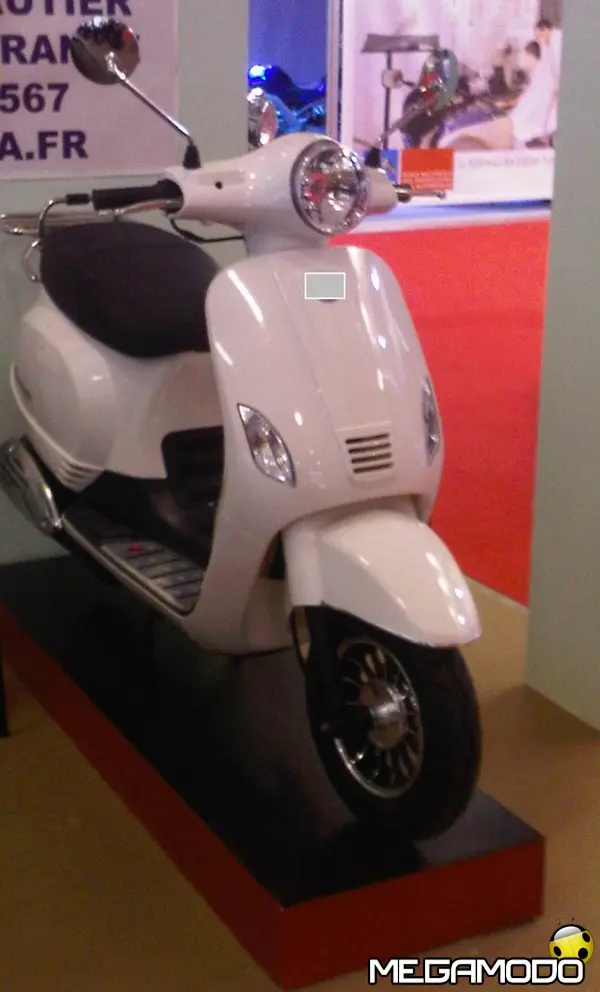 scooter clone vespa salone parigi1