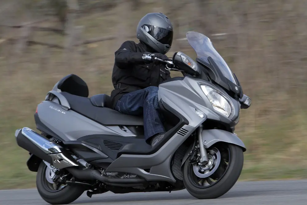 Suzuki Burgman 650 ABS, continuano i vantaggi