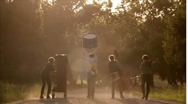 Mumford & Sons: il video di "Hopeless Wanderer" con 4 grandi attori