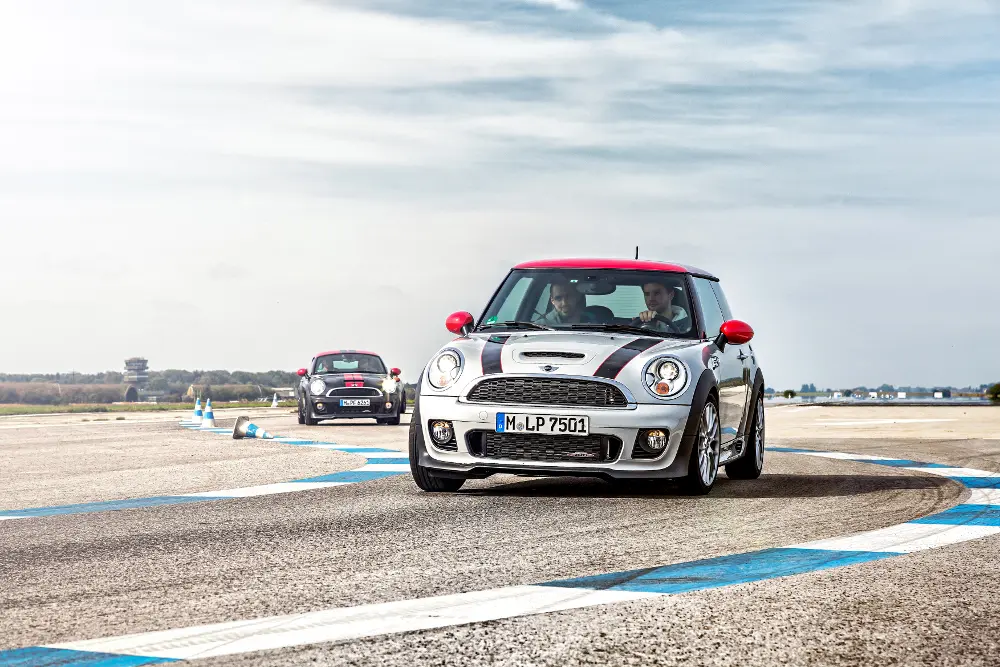 MINI Driving Experience: corsi di guida con istruttori specializzati