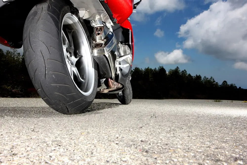 Metzeler Roadtec Z8 Interact, nuova specifica (O) per la misura 190/55 ZR 17