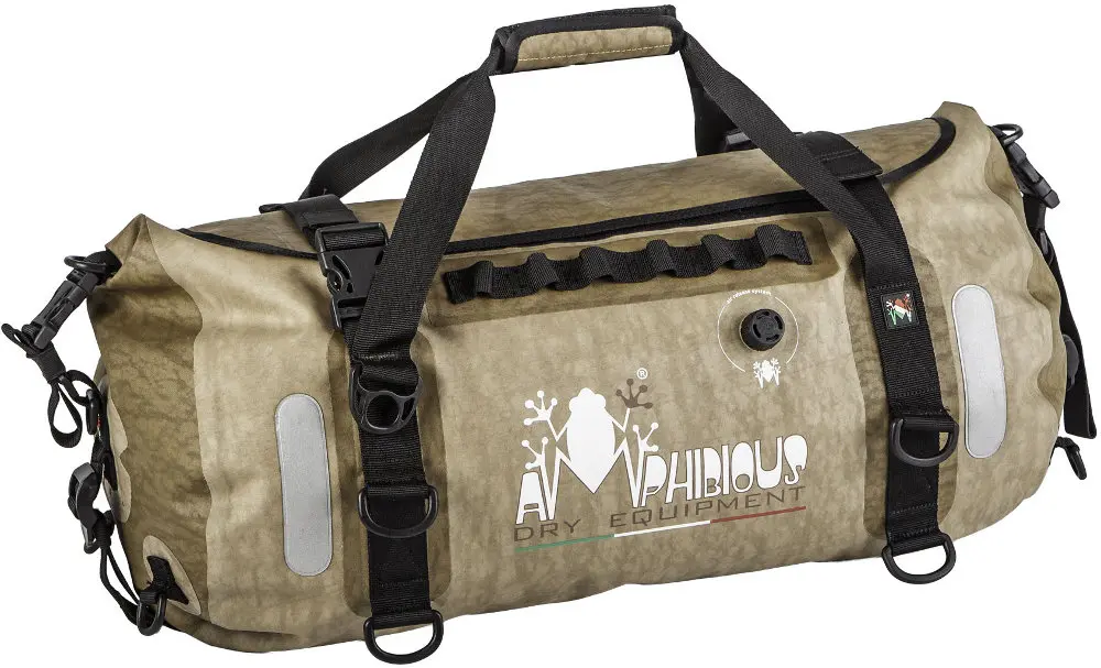 Voyager Light Evo di Amphibious si trasforma da borsone a zaino per ogni esigenza