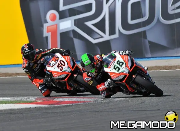 1 apriliaracing laverty guintoli