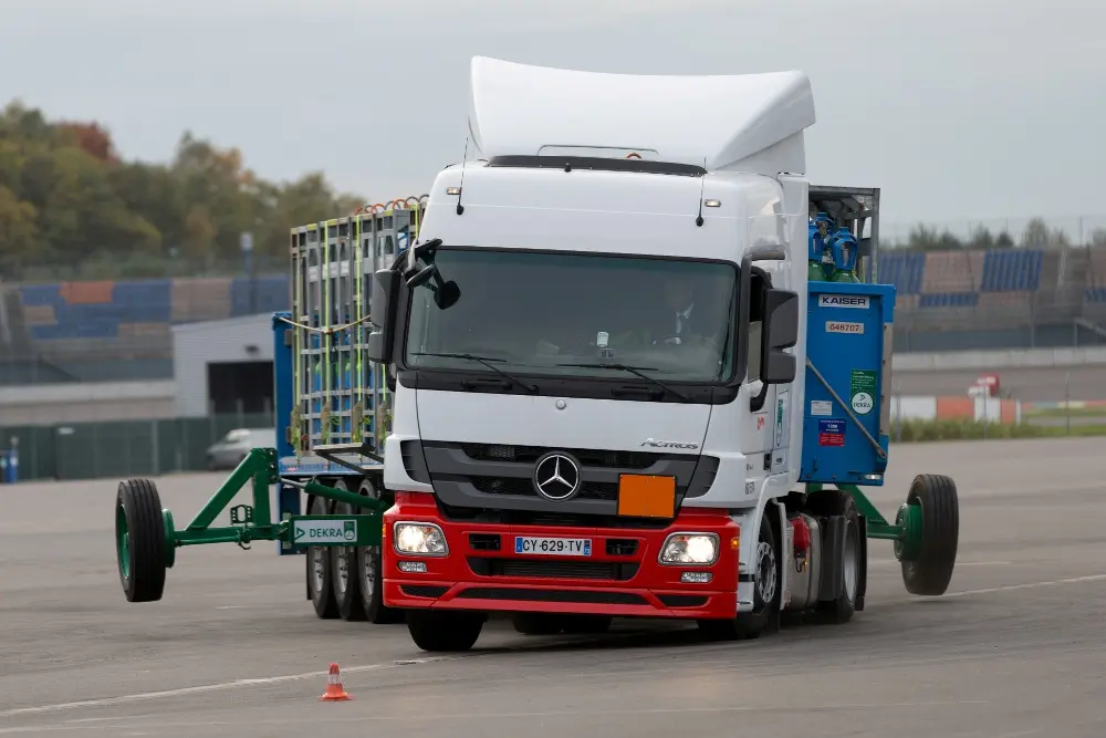 DEKRA Cargo Securing Symposium sulla sicurezza del carico sui veicoli 