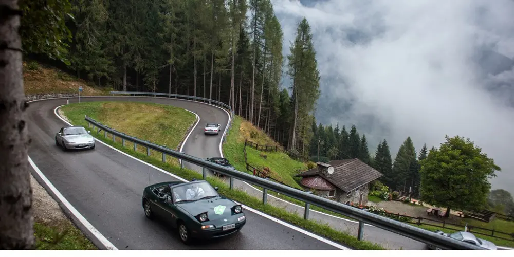 Mazda MX-5 "Il Deserto dei Tartari", raduno very british tra trentino e veneto