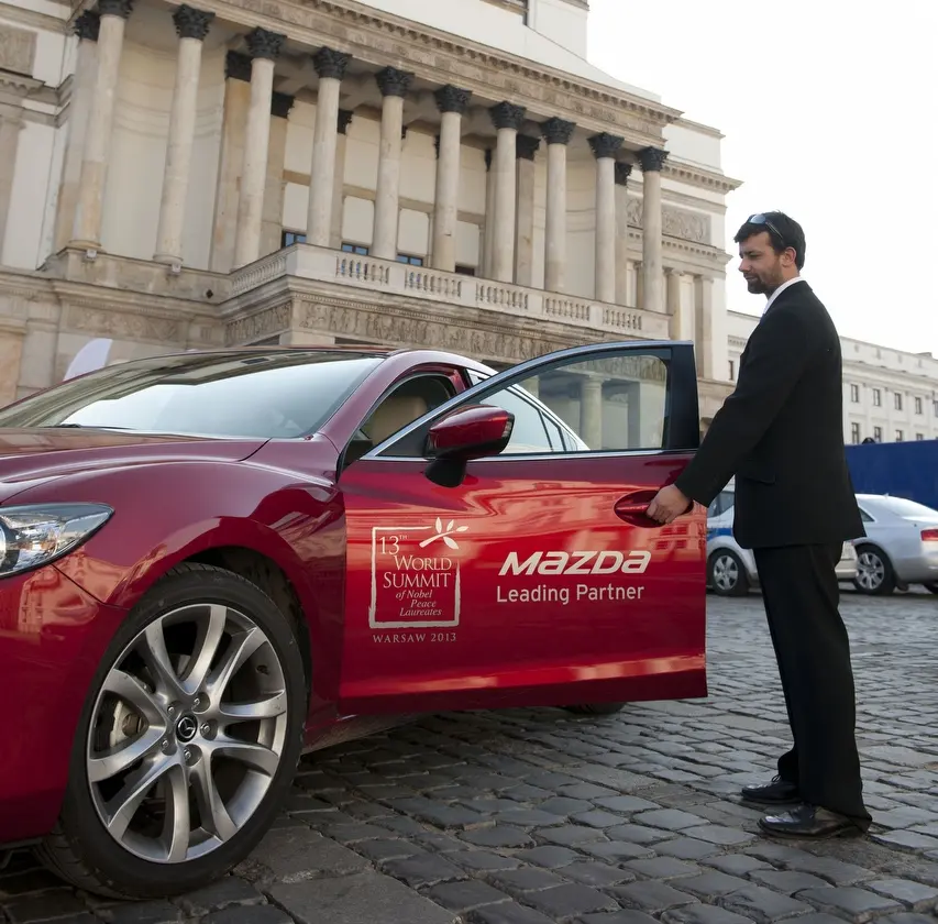 13mo Summit Mondiale dei Premi Nobel per la Pace: grande successo per Mazda 
