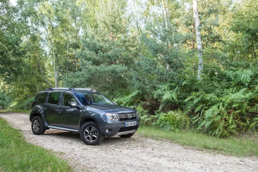 Nuovo Dacia Duster: look 4x4 e migliori prestazioni