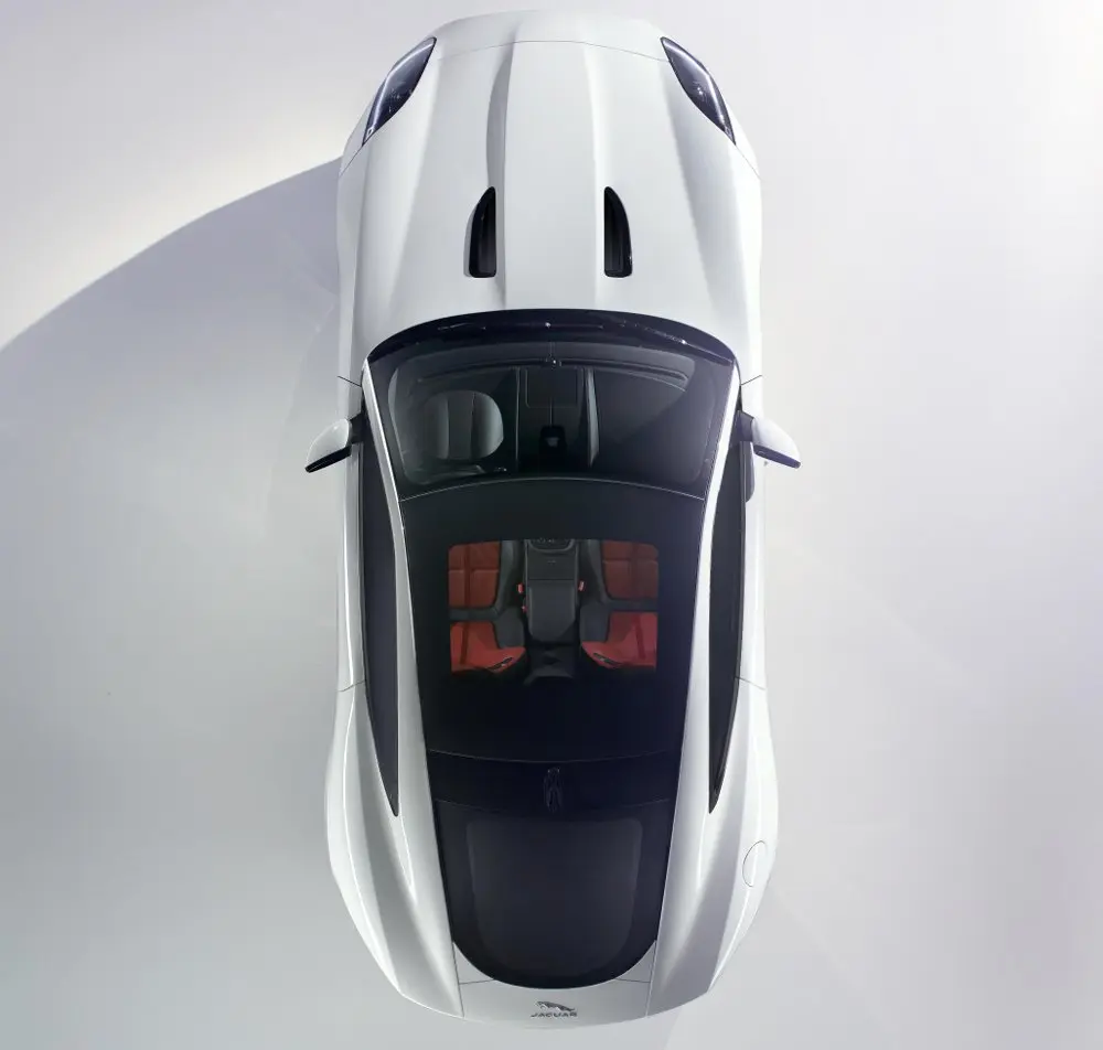 Jaguar F-Type Cpupé debutta al Salone dell'Auto di Los Angeles