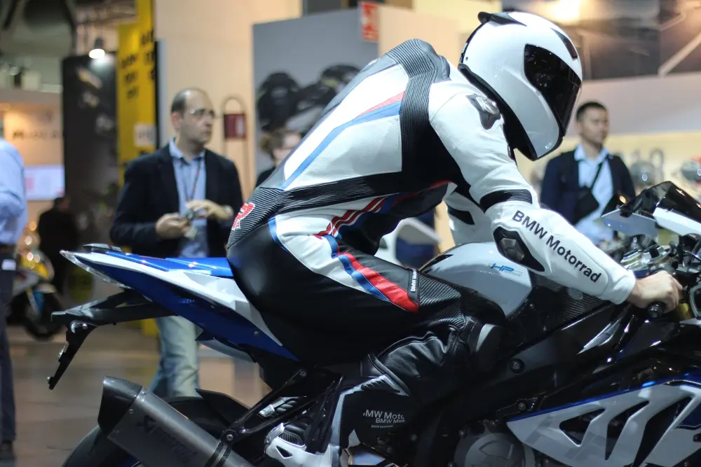 Dainese e BMW per la sicurezza dei motociclisti