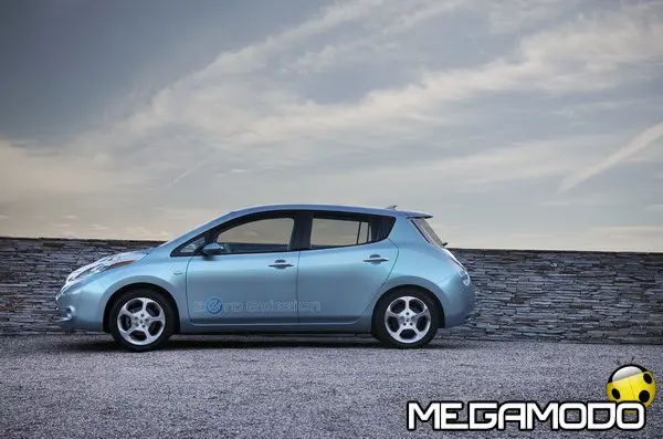 Nissan Leaf alimenta gli uffici